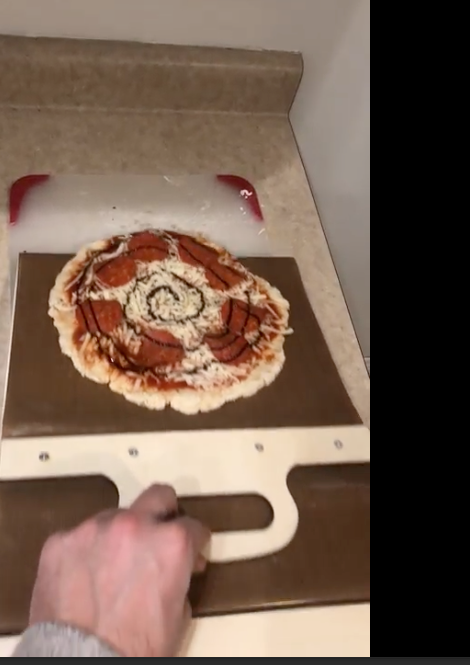 PizzEase: Revolutionary Sliding Pizza Peel for Perfect Homemade Pizzas